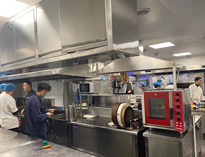 饭店餐饮猛火灶厂家告诉你餐饮榴莲网站视频设备和家用榴莲网站视频设备有什么不同